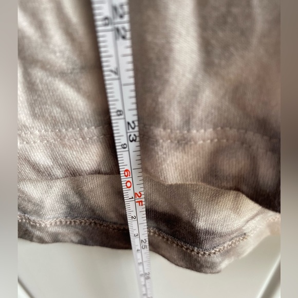 Torrid Perfect Tee - Super Soft Skulls Tie-Dye White Roses Lightweight Plus Sz 3 - Picture 8 of 8